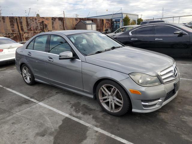 VIN WDDGF4HB3DA774565 2013 Mercedes-Benz C-Class, 250 no.4