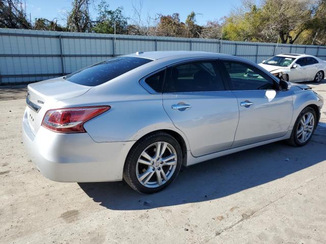 Vin: 1n4bl3ap4dn502263, lot: 37298484, nissan altima 3.5s 20133