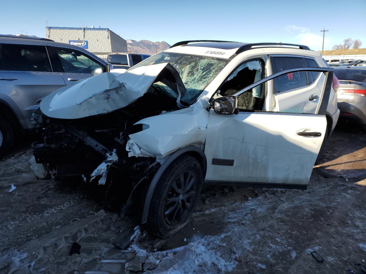 5N1AT2MV3HC757588 NISSAN ROGUE 2017