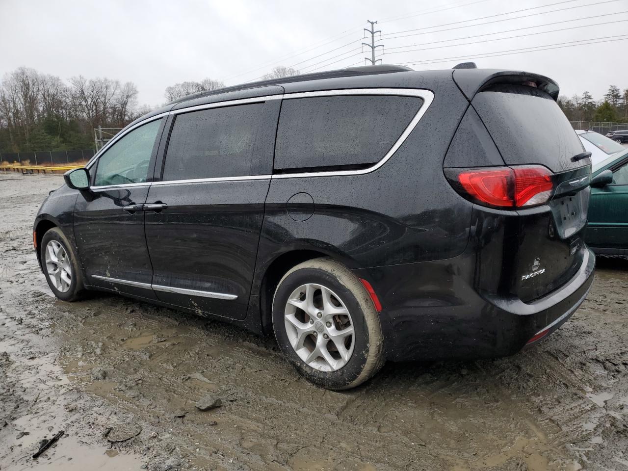 2017 Chrysler Pacifica Touring L vin: 2C4RC1BG6HR763530