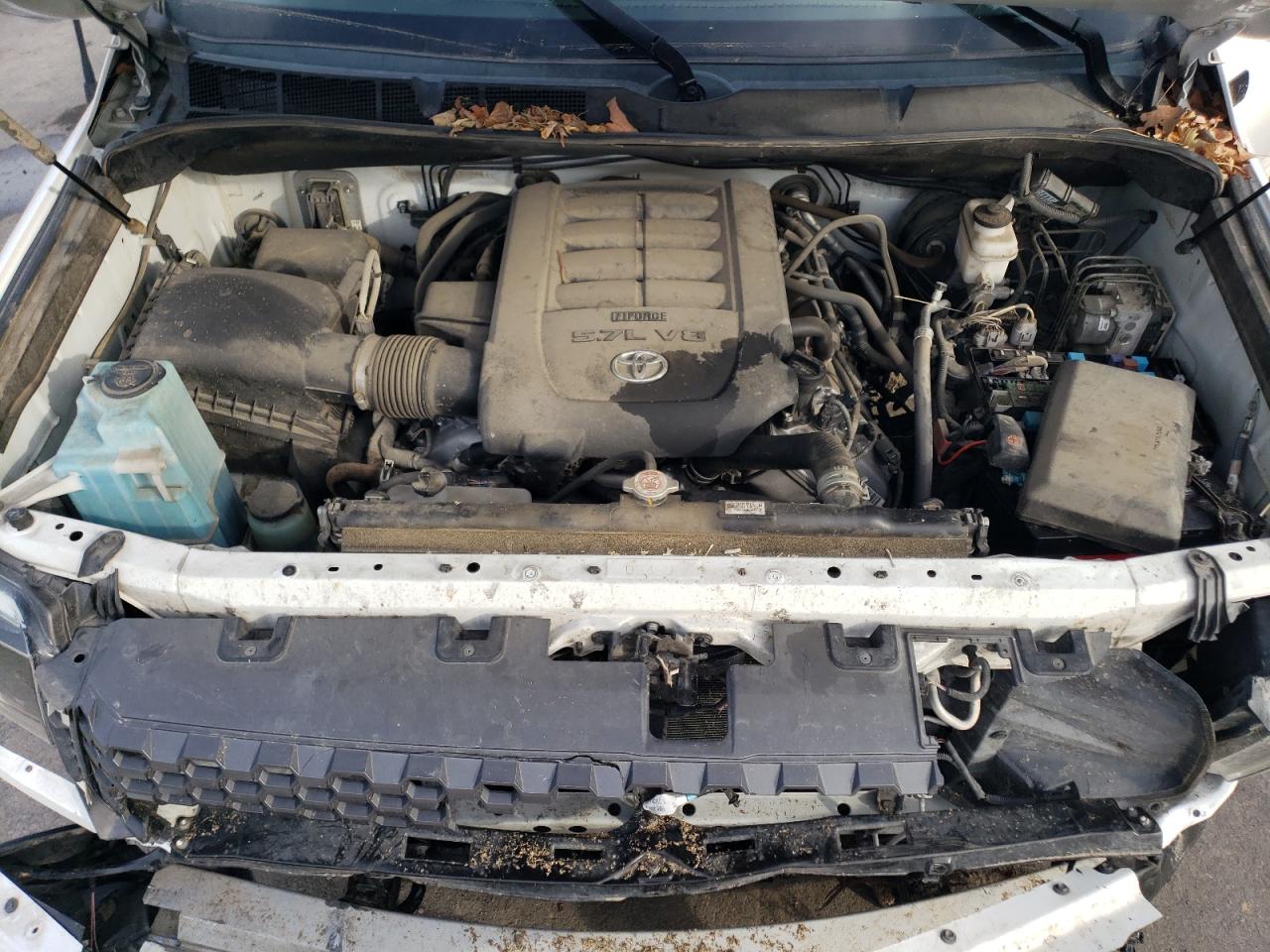 VIN: 5TFUY5F15KX820785 2019 TOYOTA TUNDRA