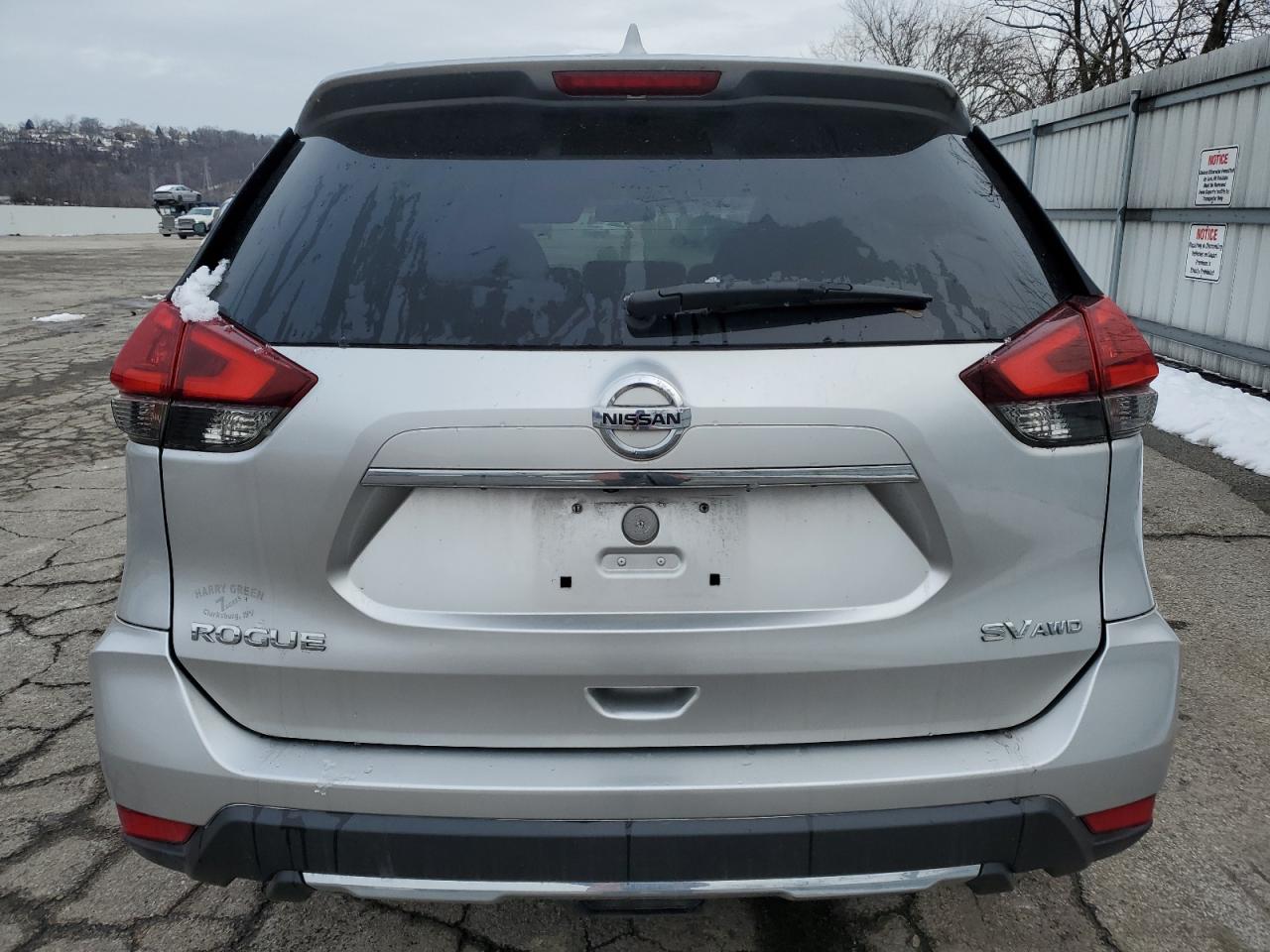KNMAT2MV2JP501865 NISSAN ROGUE 2018