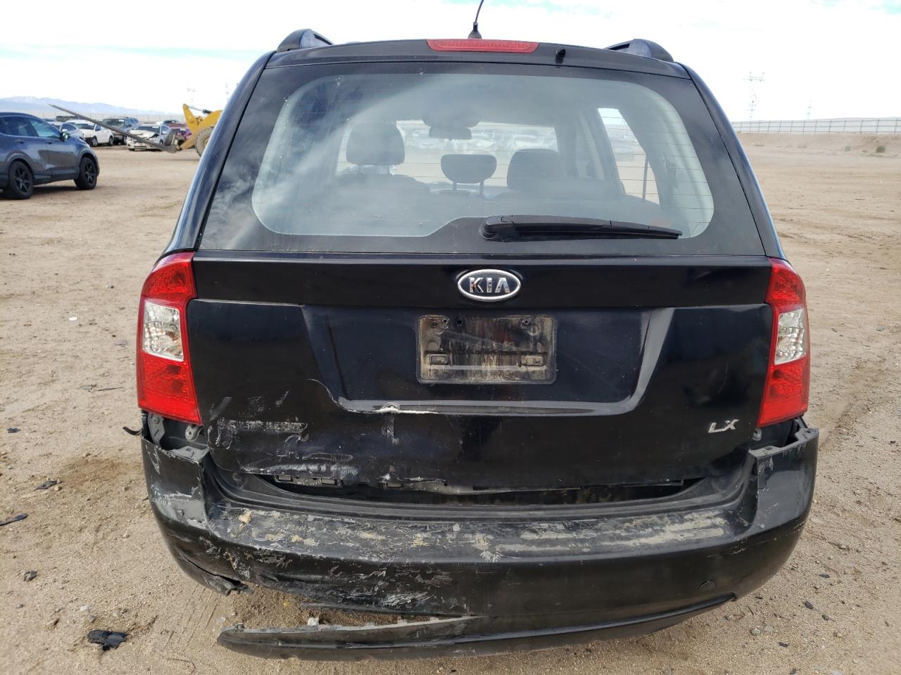 KNAFG525887210468 2008 Kia Rondo Base