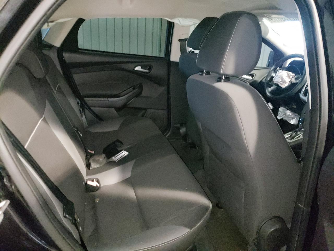 1FADP3F2XEL157876 2014 Ford Focus Se