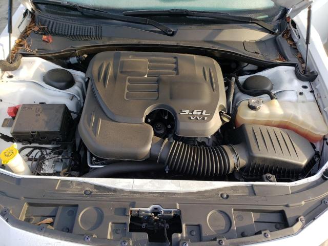2021 Chrysler 300 - Image 11