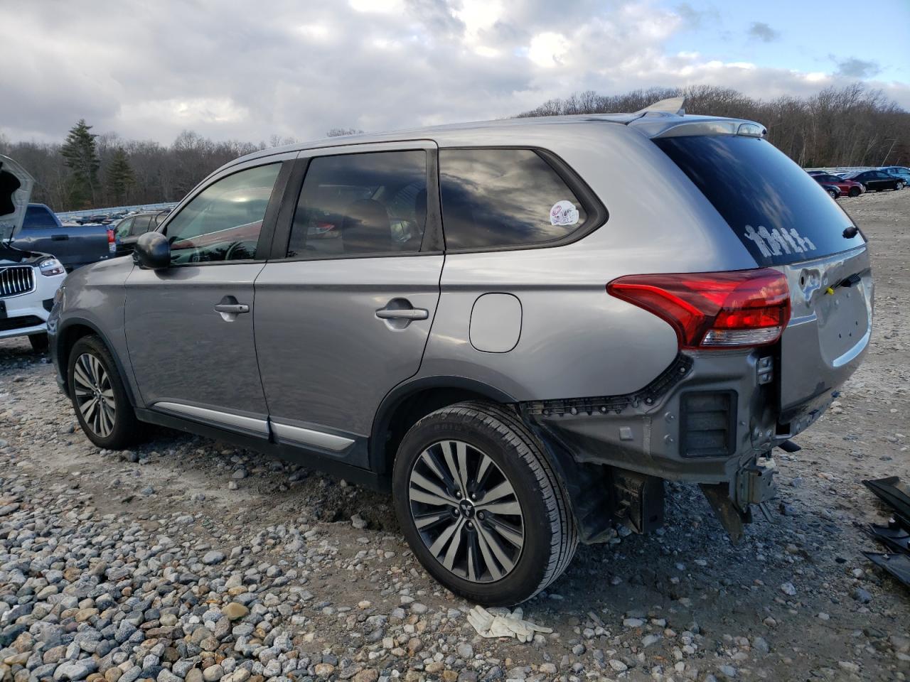 JA4AZ3A35KZ033198 2019 Mitsubishi Outlander Se