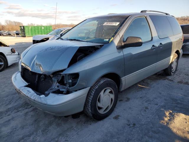 1998 Toyota Sienna LE