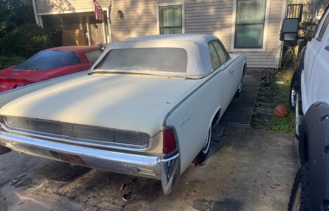 1961 Lincoln Continentl VIN: 2Y86H402764 Lot: 40682624