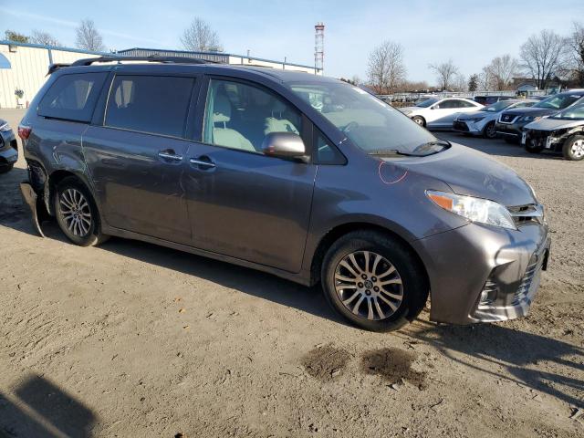 5TDYZ3DC4JS916872 | 2018 TOYOTA SIENNA XLE