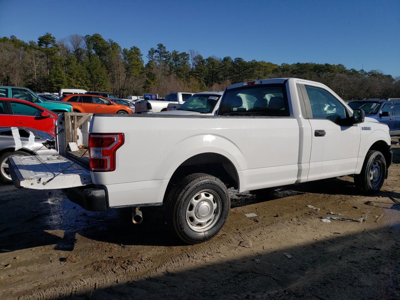 2018 Ford F150 vin: 1FTMF1CB4JKF68728