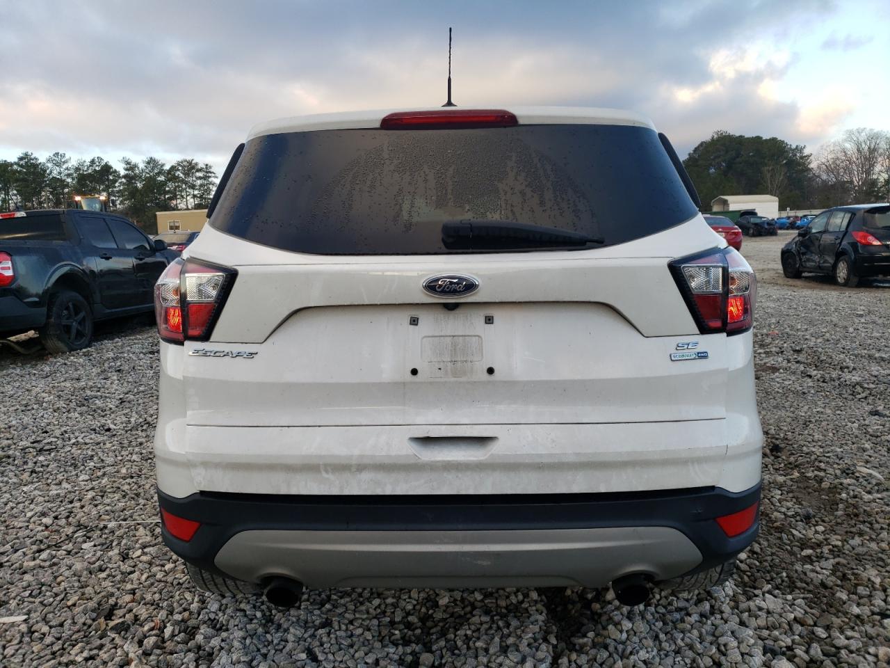 2017 Ford Escape Se vin: 1FMCU9G91HUE55661