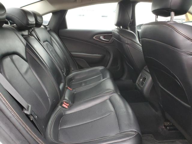 2015 Chrysler 200 - Image 10