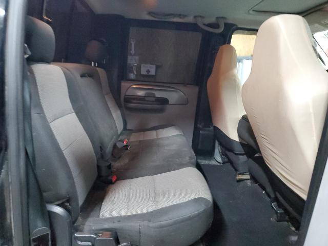 2006 Ford F250 - Image 10