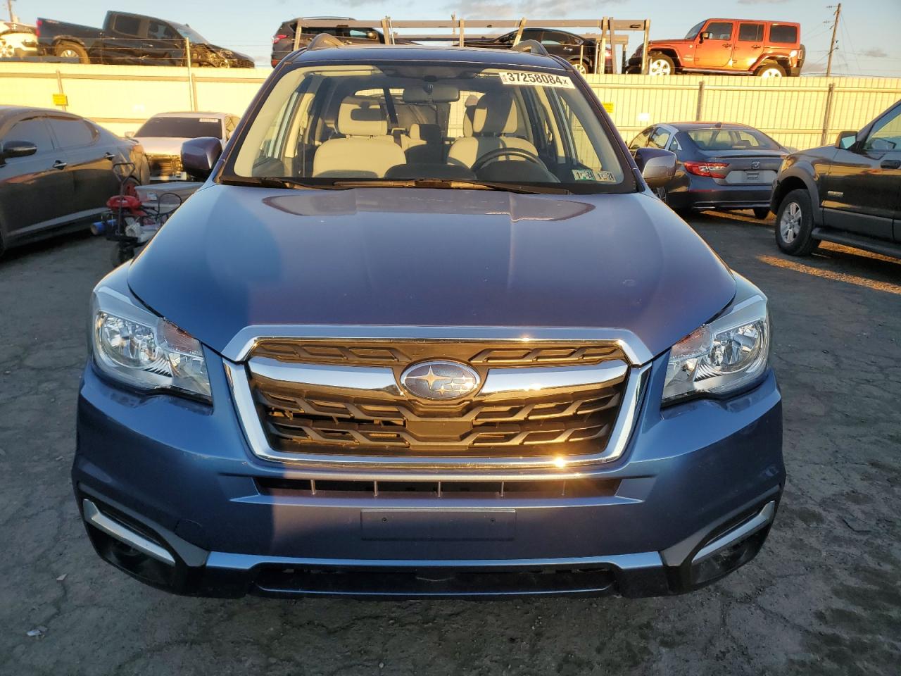 2018 Subaru Forester 2.5I Premium vin: JF2SJAECXJH528745