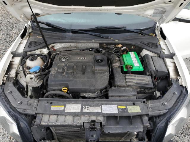 2015 Volkswagen Passat - Image 11