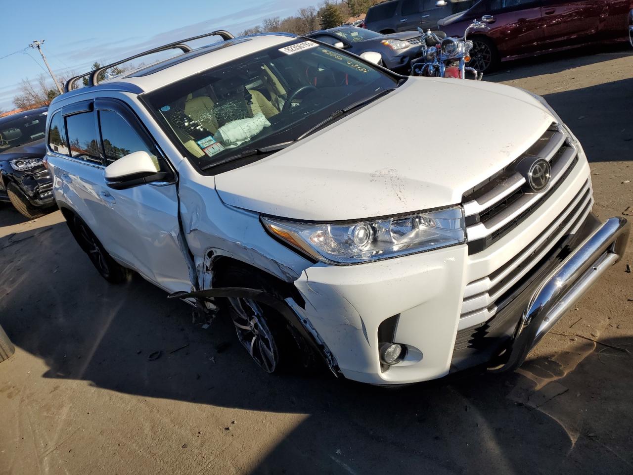 5TDJZRFH5JS496858 TOYOTA HIGHLANDER 2018