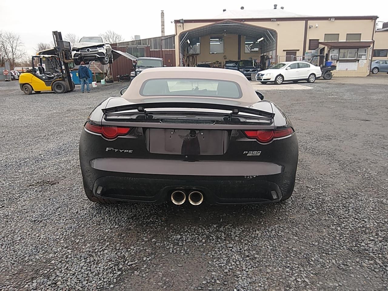 SAJD85FV8LCK68535 2020 Jaguar F-Type R Dynamic