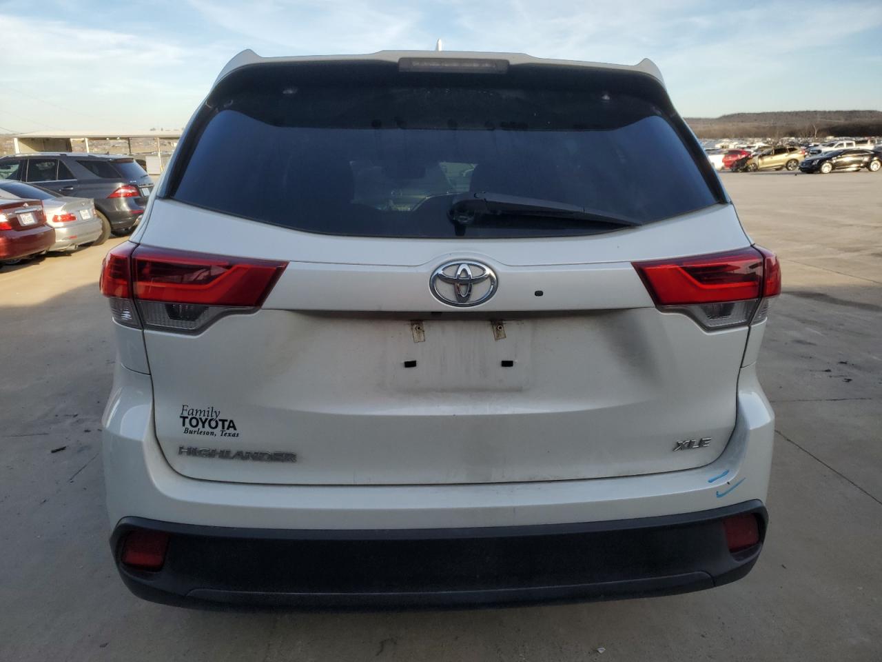 5TDKZRFH7JS535860 TOYOTA HIGHLANDER 2018