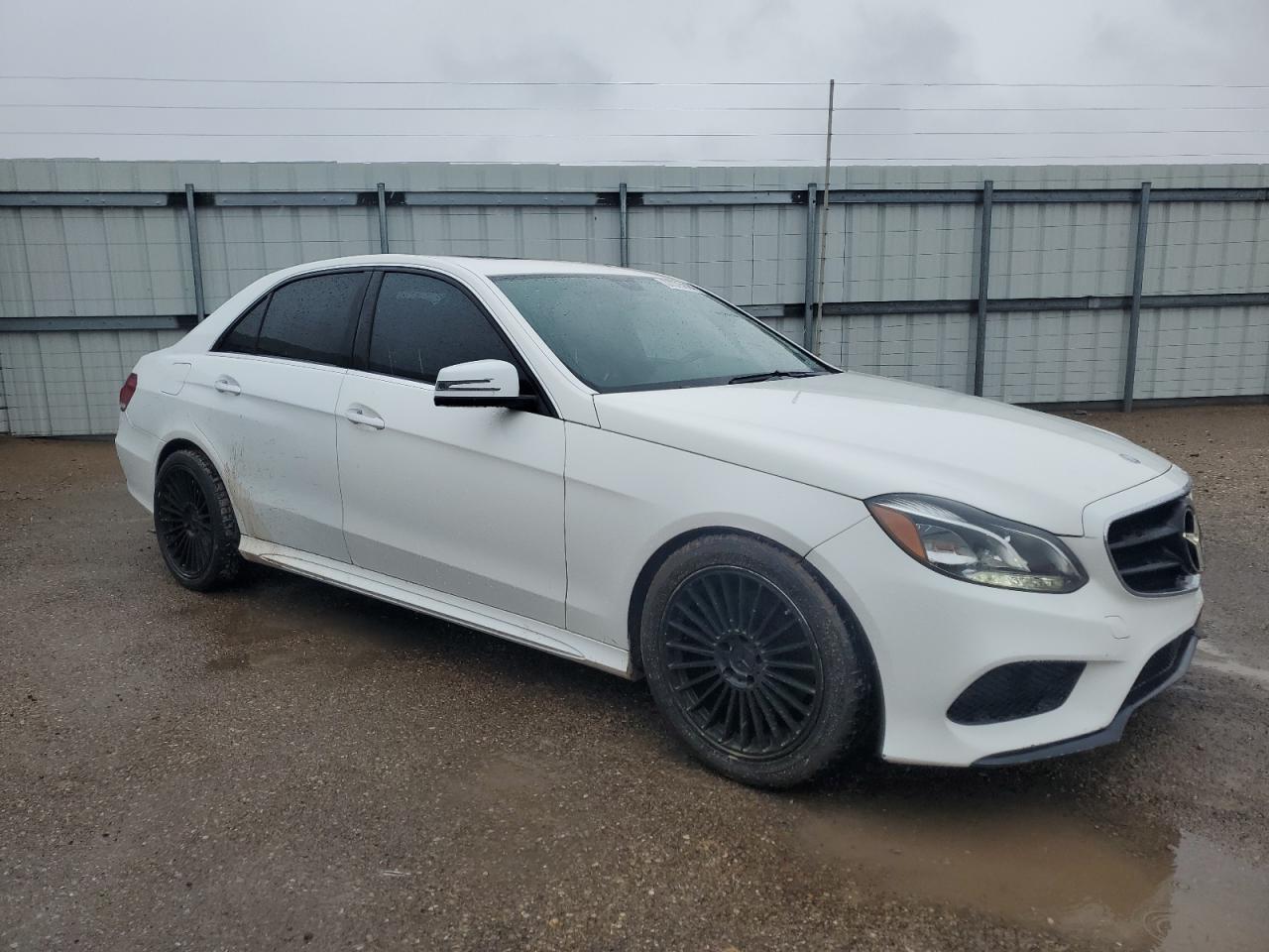 2016 Mercedes-Benz E 350 vin: WDDHF5KB9GB227074