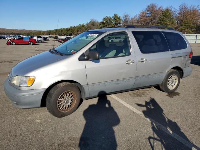 2003 Toyota Sienna CE