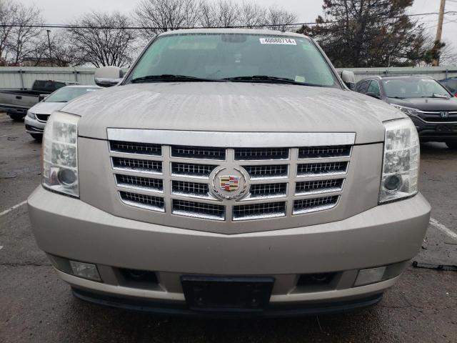 2009 Cadillac Escalade Luxury VIN: 1GYFK23259R220623 Lot: 40080714