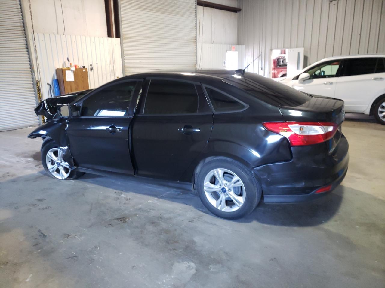 1FADP3F2XEL157876 2014 Ford Focus Se