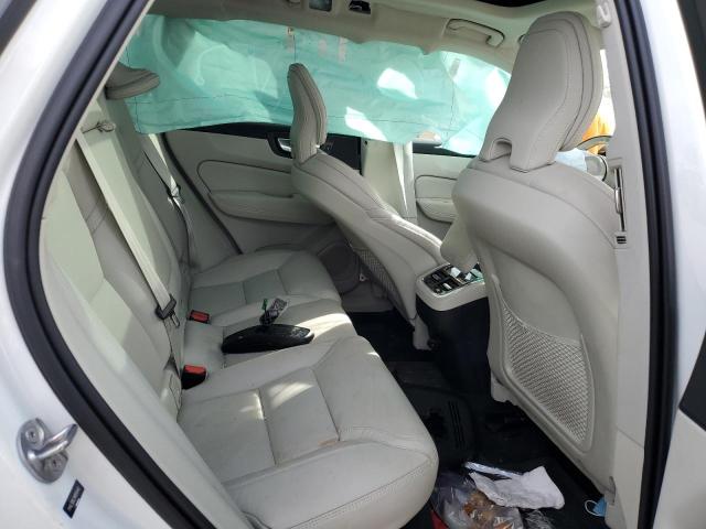 2022 VOLVO XC60 B5 IN - YV4L12DL5N1050482