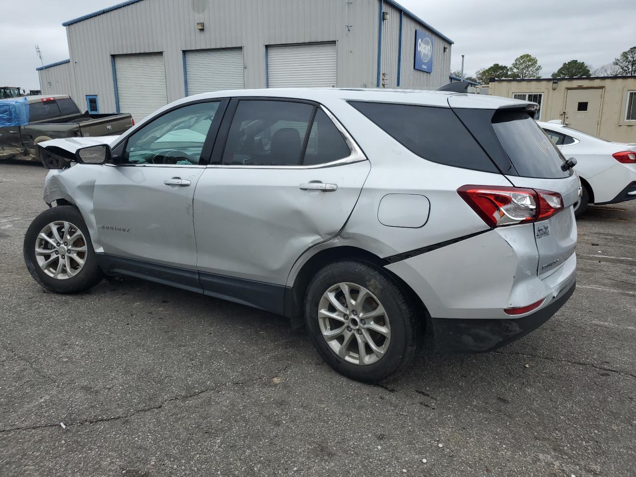 2GNAXJEV9J6213295 2018 Chevrolet Equinox Lt