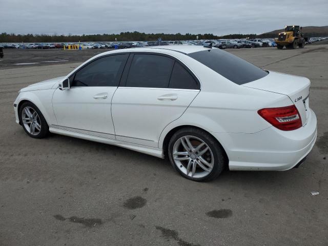 VIN WDDGF8AB1DA815194 2013 Mercedes-Benz C-Class, 3... no.2