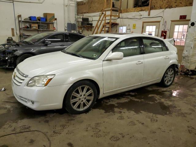 2005 Toyota Avalon XL