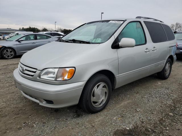 2002 Toyota Sienna LE