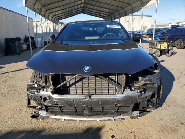  BMW 5 SERIES 2022 Чорний