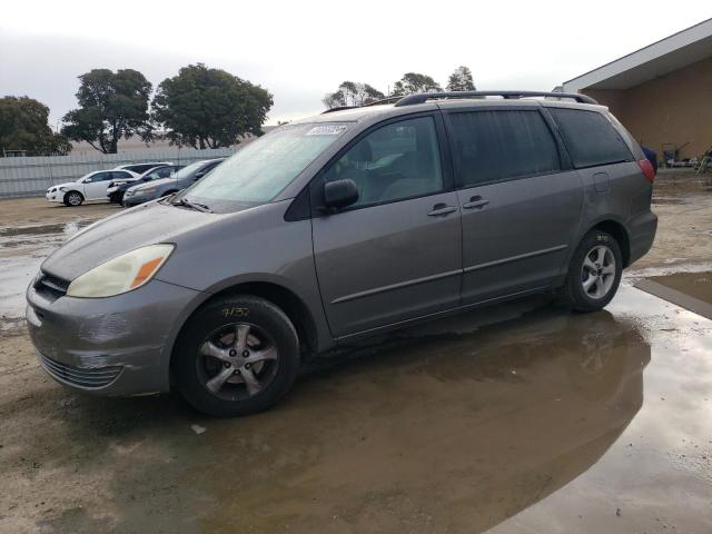 2004 Toyota Sienna CE