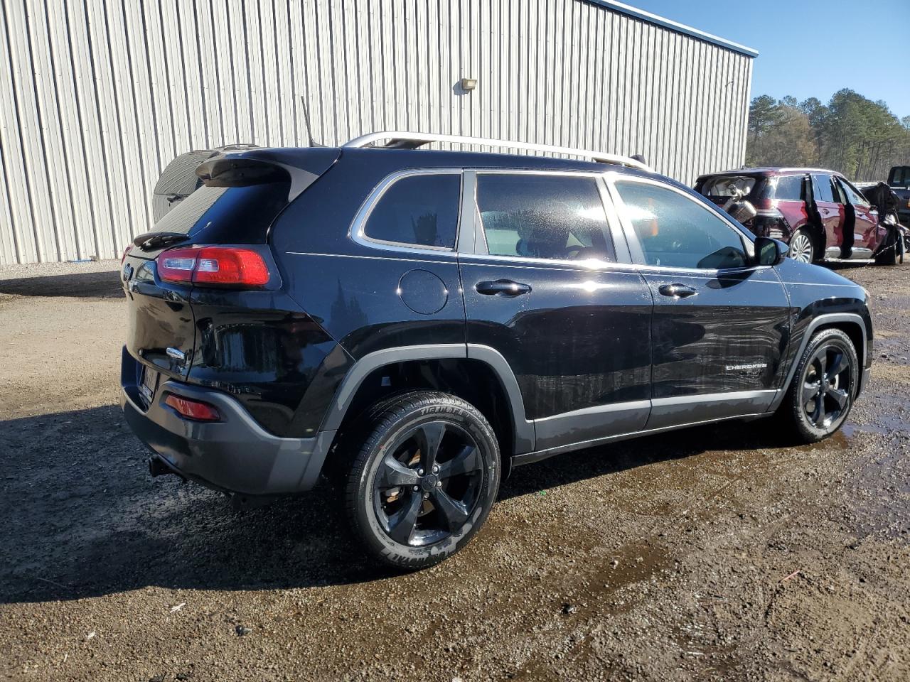 2018 Jeep Cherokee Latitude Plus vin: 1C4PJLLB5JD504208