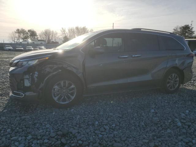 2021 Toyota Sienna XLE