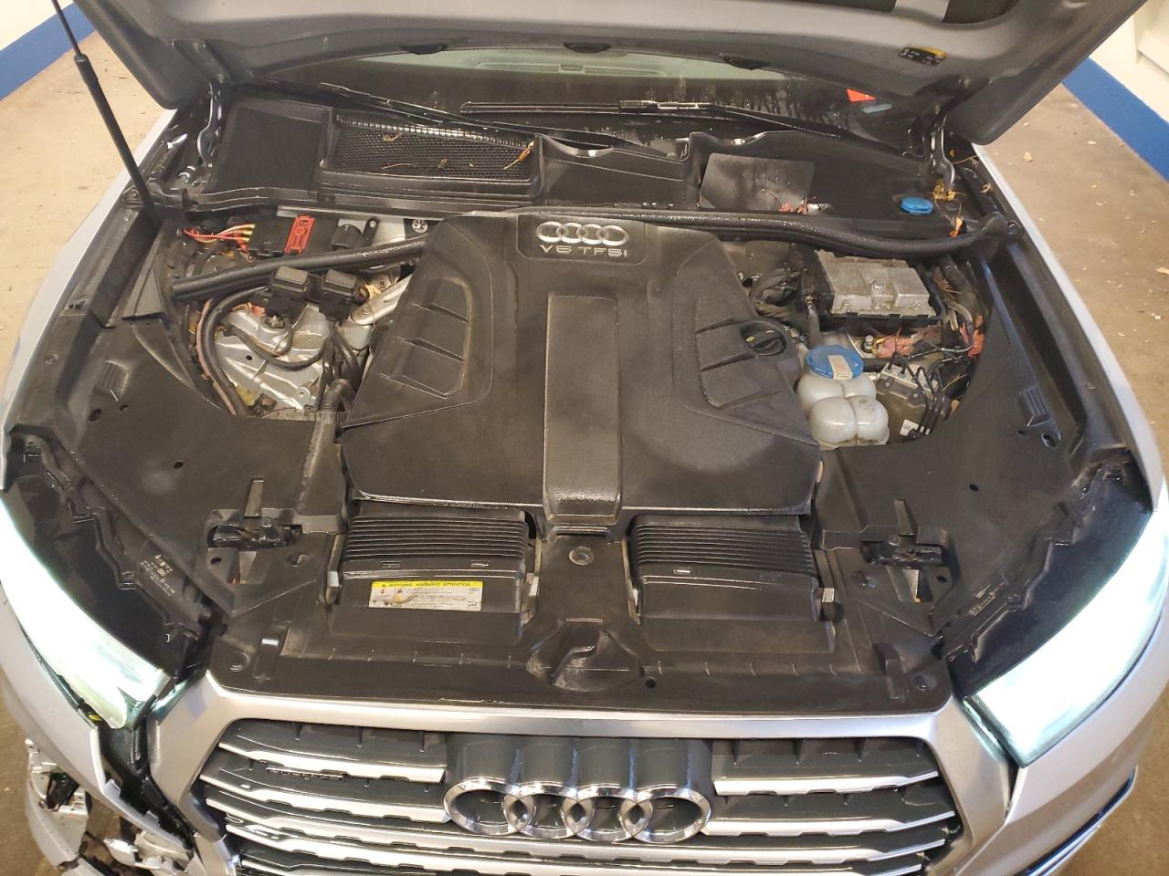 WA1LAAF76HD002998 2017 Audi Q7 Premium Plus