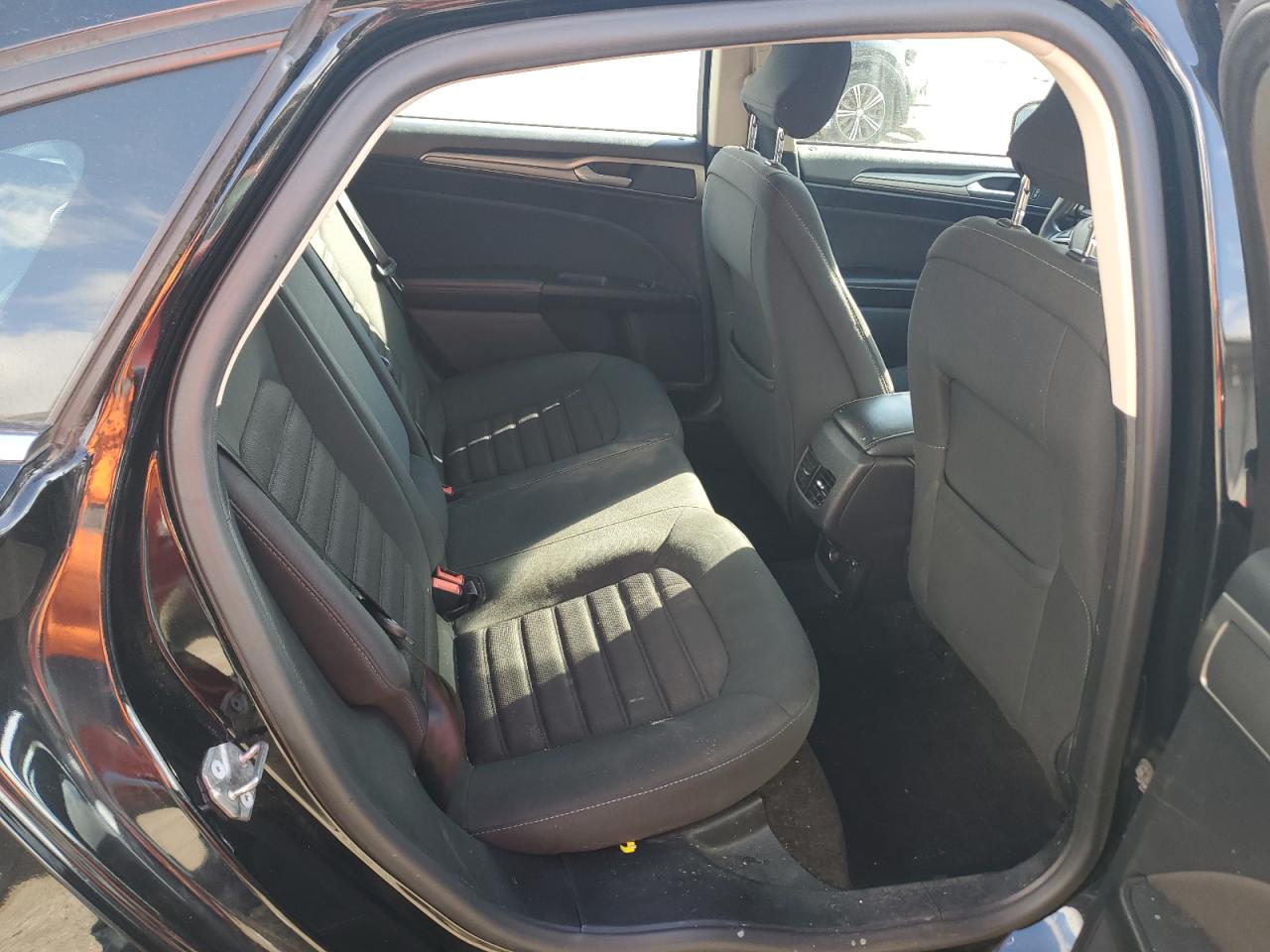 VIN: 3FA6P0H7XJR140359 2018 FORD FUSION
