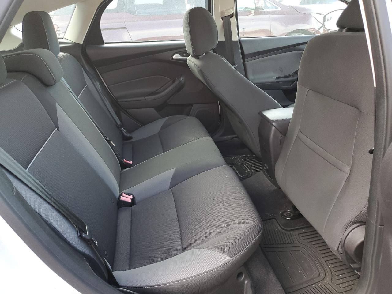 1FADP3K26EL447926 2014 Ford Focus Se