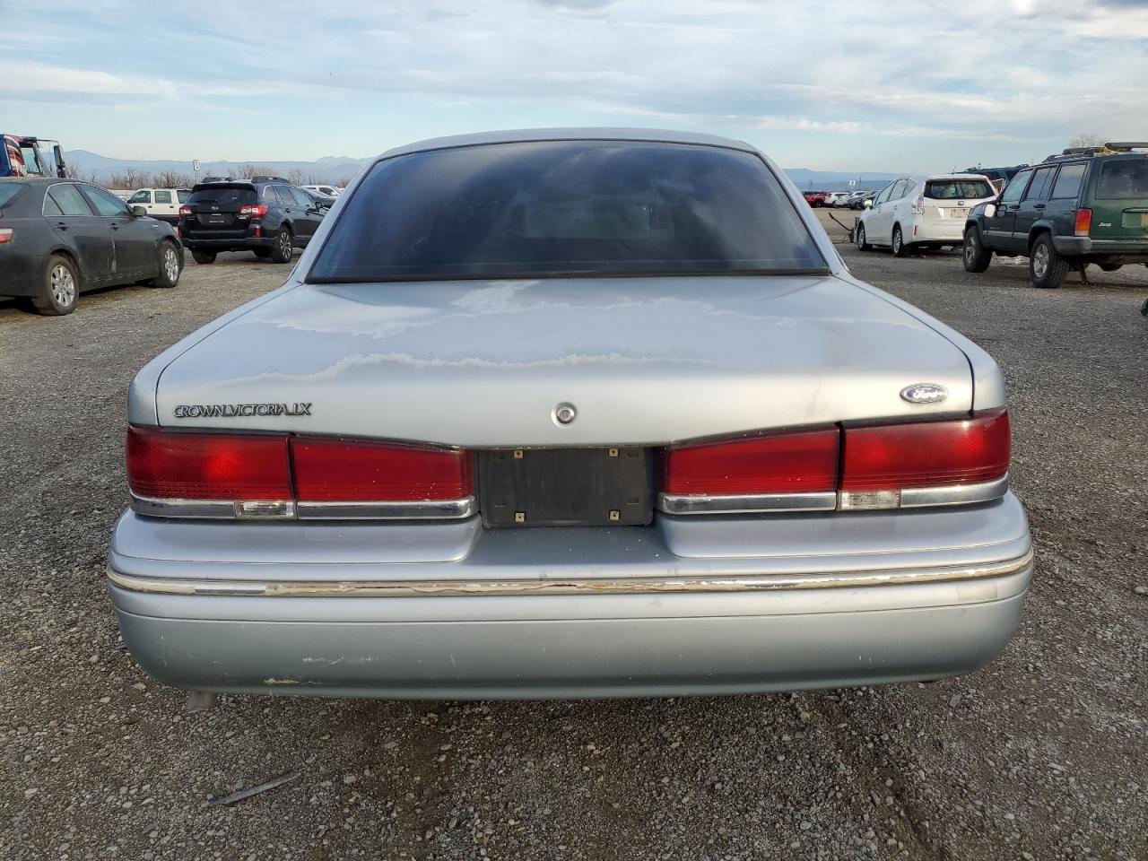 2FALP74W4TX187495 1996 Ford Crown Victoria Lx