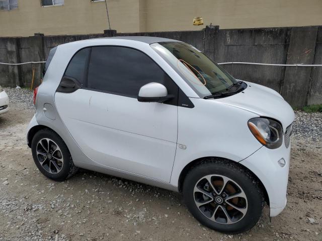 VIN WMEFJ5DA6GK061540 2016 Smart Fortwo no.4