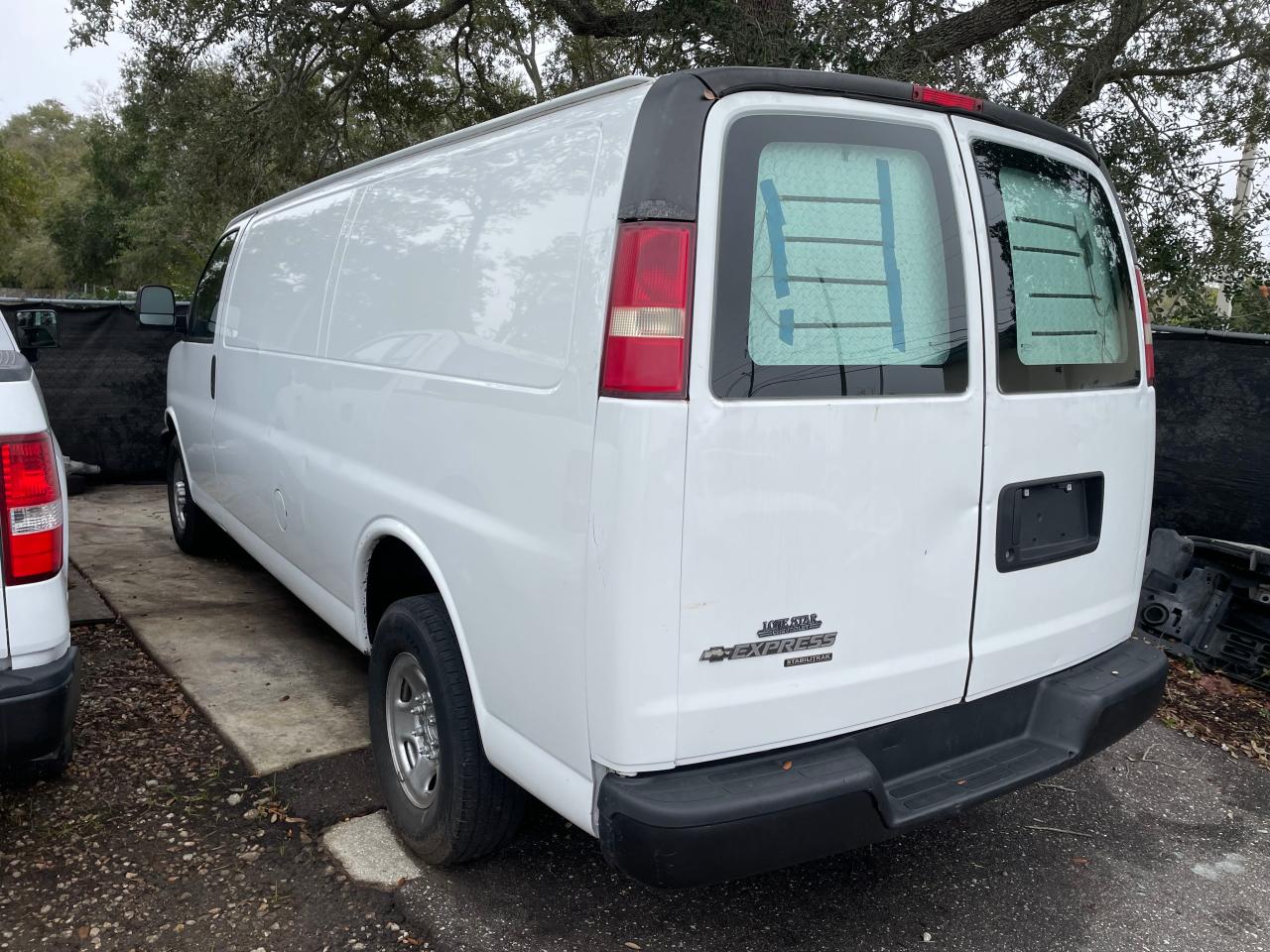 1GCWGGCFXF1143930 2015 Chevrolet Express G2500 1GCWGGCFXF1143930 2015 Chevrolet Express G2500
