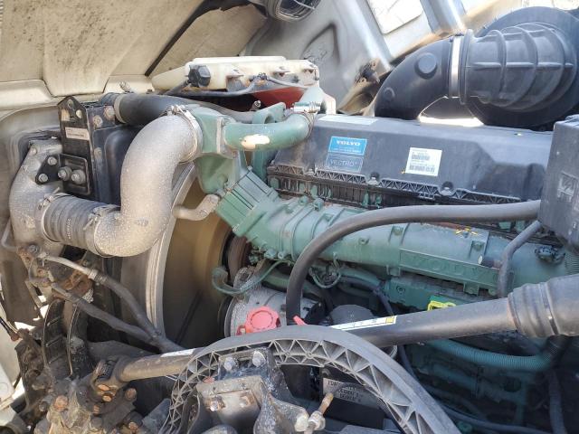 Lot #2517283346 2016 VOLVO VN VNL salvage car