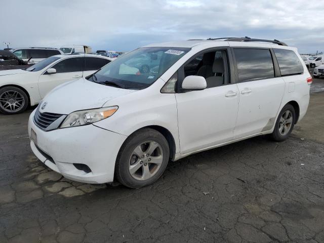 Lot #2348482281 2011 TOYOTA SIENNA LE salvage car