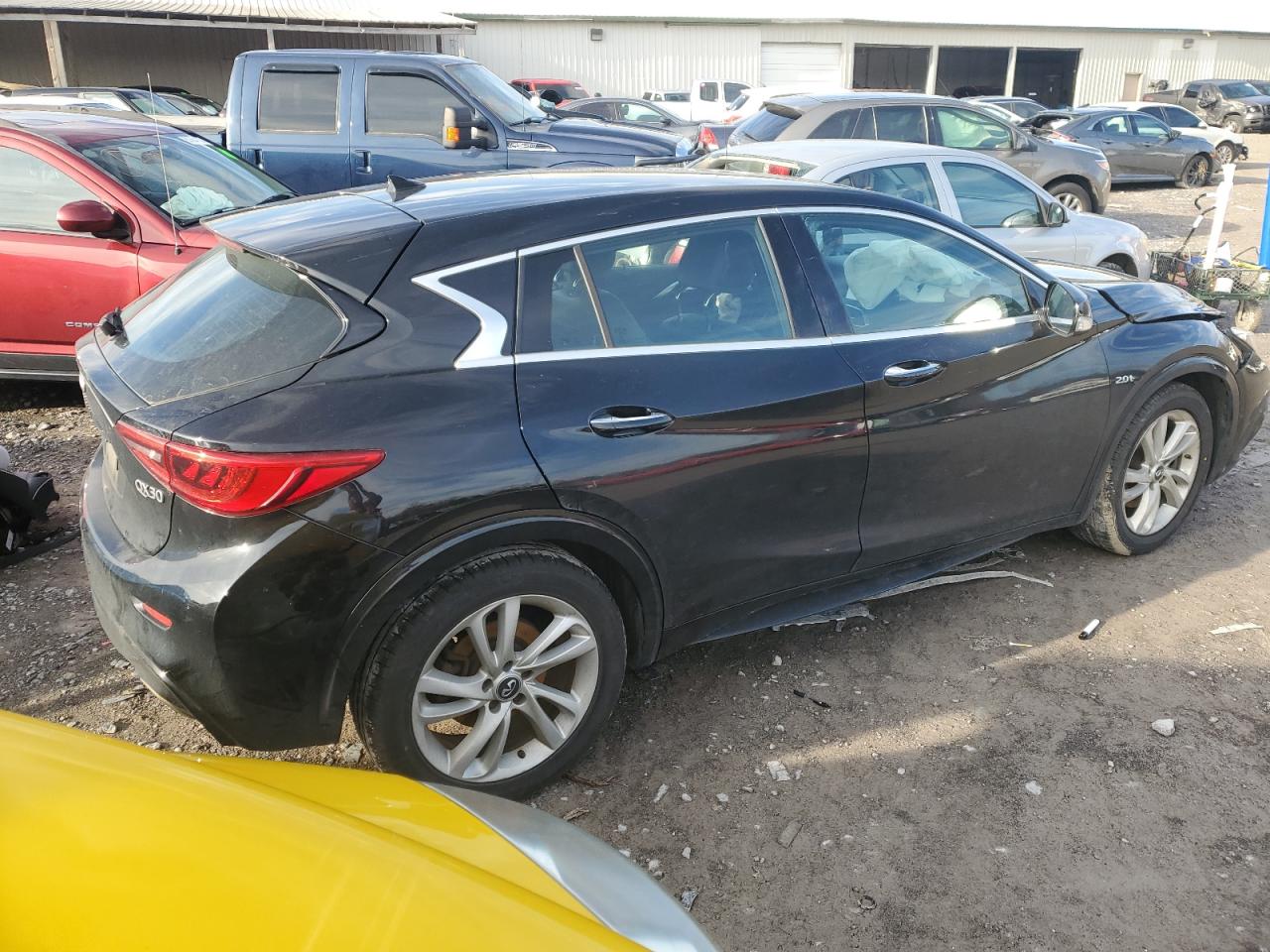 SJKCH5CP2JA057613 2018 Infiniti Qx30 Base