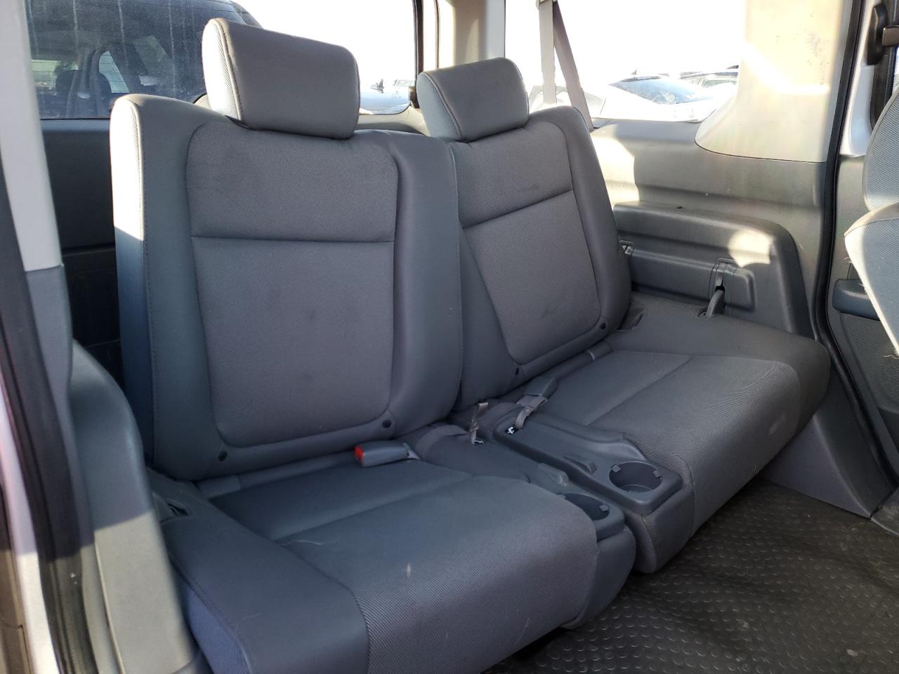 5J6YH286X4L036986 2004 Honda Element Ex