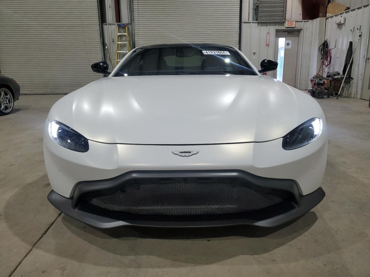 2019 Aston Martin Vantage vin: SCFSMGAWXKGN01417