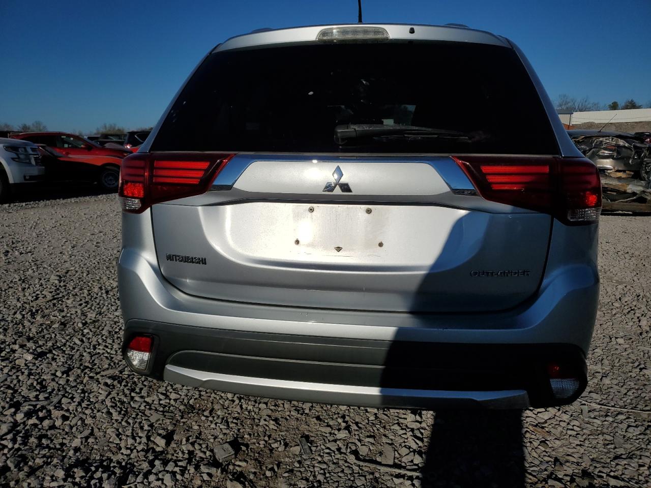 2016 Mitsubishi Outlander Es vin: JA4AD2A32GZ025981