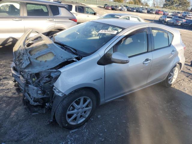 2013 Toyota Prius c 