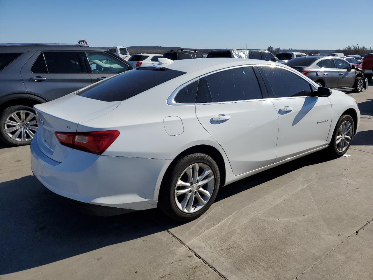 1G1ZD5ST5JF105012 2018 Chevrolet Malibu Lt