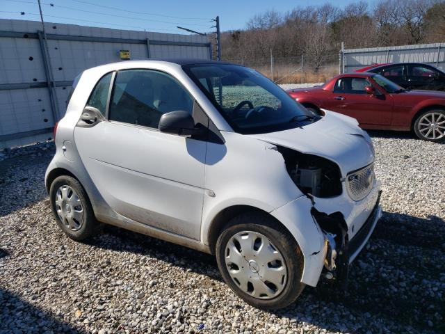 VIN WMEFJ5DA8GK139493 2016 Smart Fortwo no.4